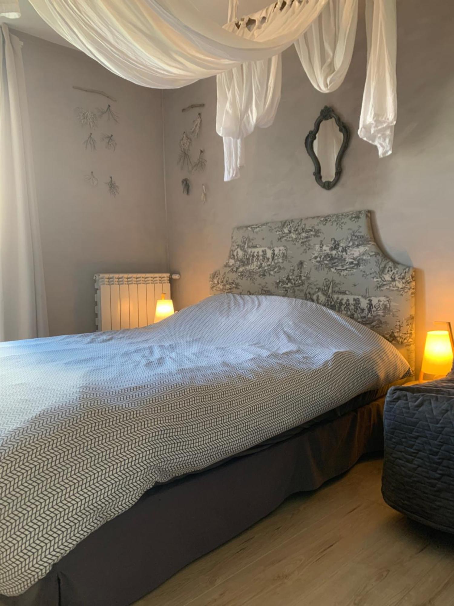 Gite Les Petits Poissons Verts Et Massages La Jarrie Exterior photo
